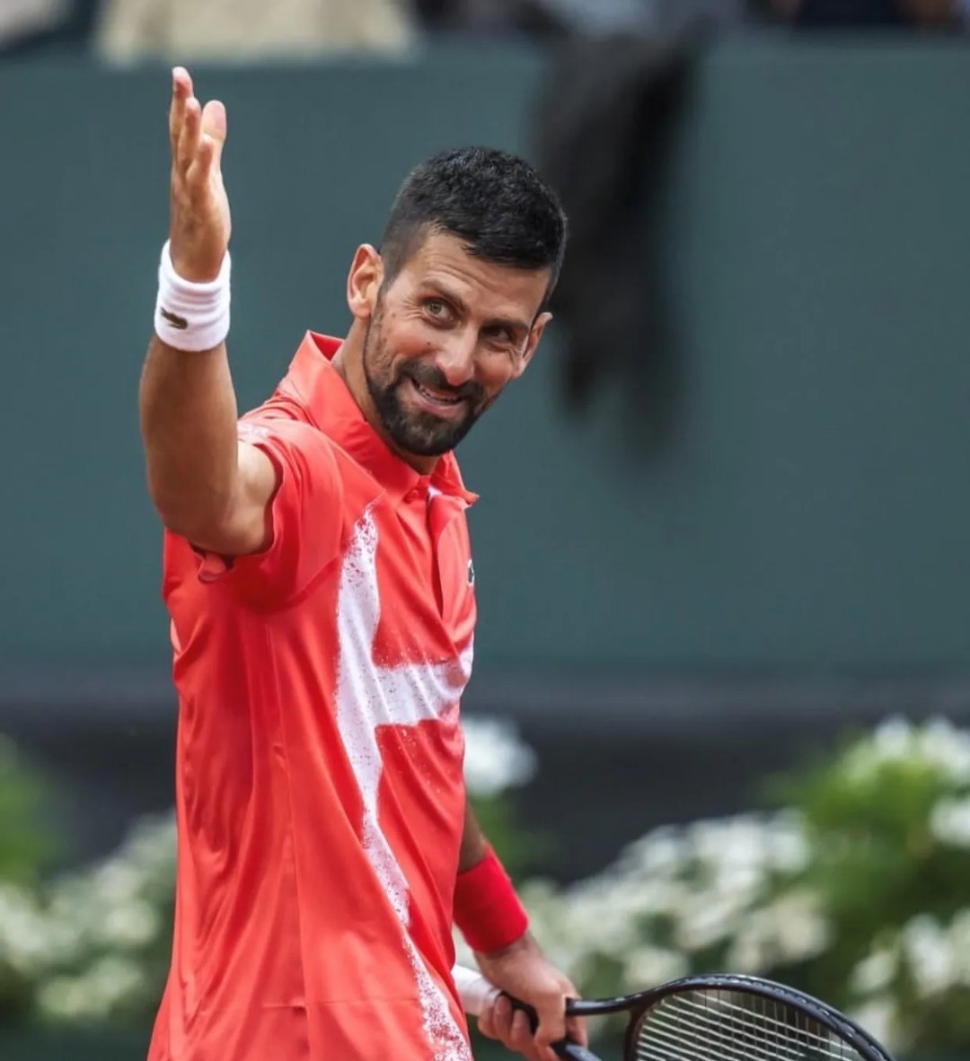 包含表现优异引发热议！，德约科维奇在G2比赛中重返赛场观众掌声雷动的词条-爱游戏体育下载