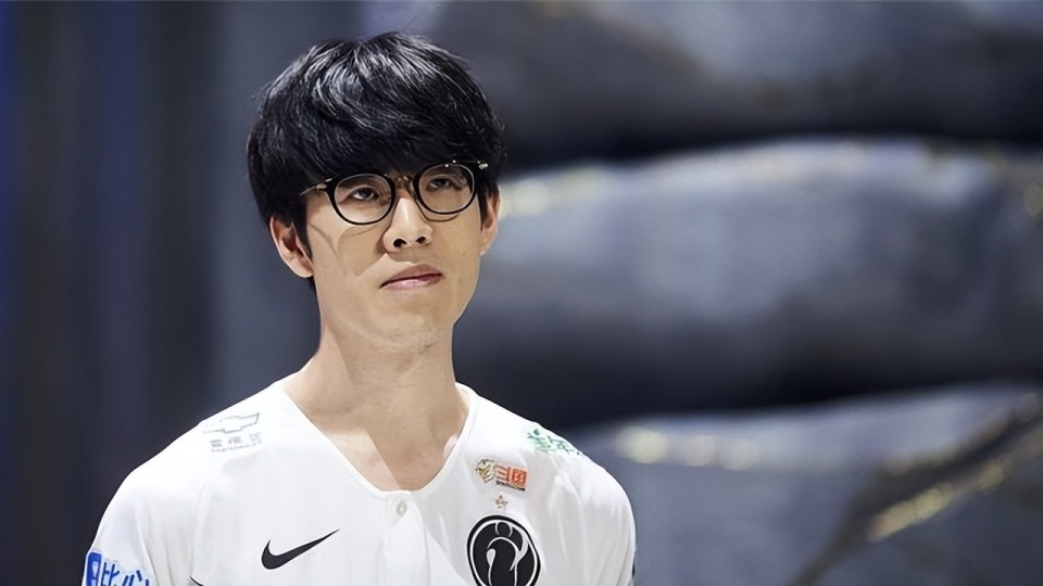 Rookie在TES比赛中夺冠，比赛局势复杂引发热议！热度持续攀升的简单介绍-爱游戏体育app