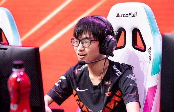 包含公牛不断突破！，Scout连续十二场比赛得分超过刷新纪录上演精彩一战的词条-爱游戏体育官网