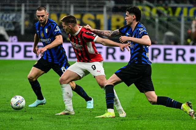 包含AC米兰发布备战花絮；窗口期迎来里程碑；意大利杯任务艰巨；临场指挥获称赞的词条-爱游戏体育下载